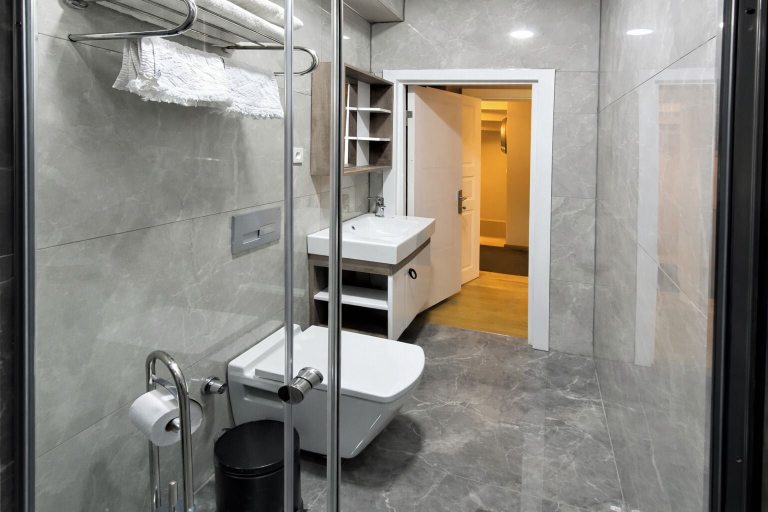 Bathroom 5, Valide I Suit, Kadıköy