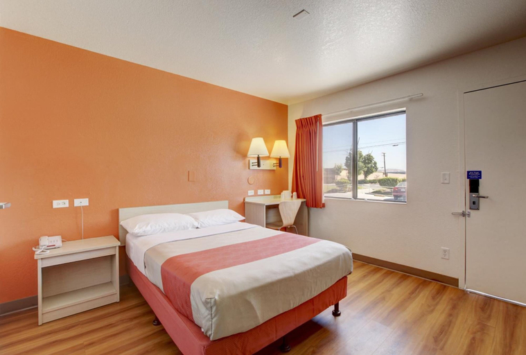 Bedroom 4, Motel 6 Corona, CA, Riverside