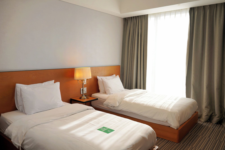Bedroom 2, Hotel Tour, Jung
