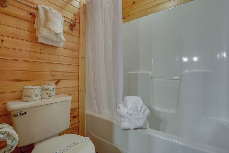 Bathroom 4, Pine Tree Lodge by Jackson Mountain Rentals, Sevier