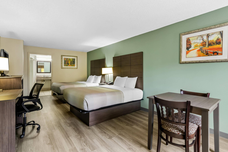 Bedroom 3, Quality Inn Hillsville, Carroll