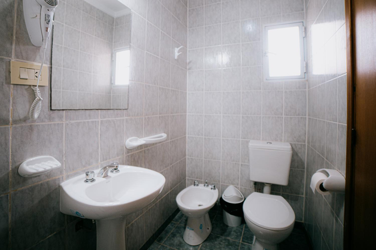 Bathroom 4, Rio Hotel, Pichi Mahuida