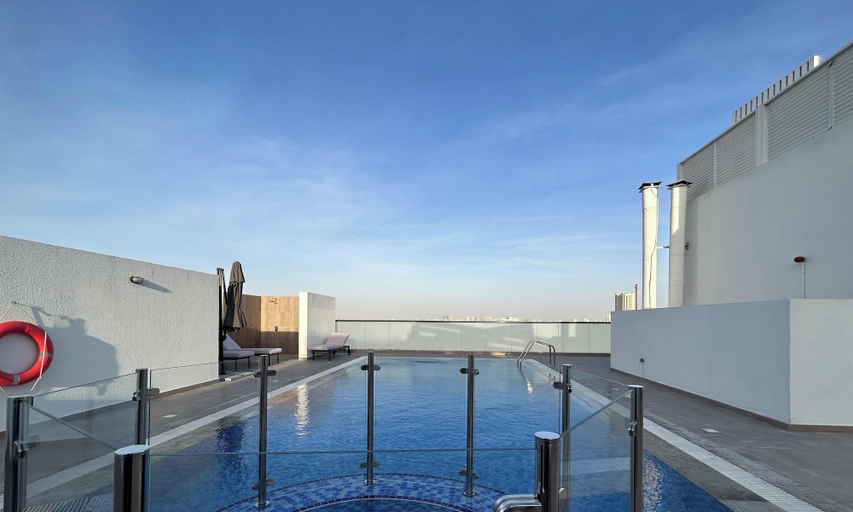 Sport & Beauty 4, Spacious Studio With Balcony in AL Majan, Dubai