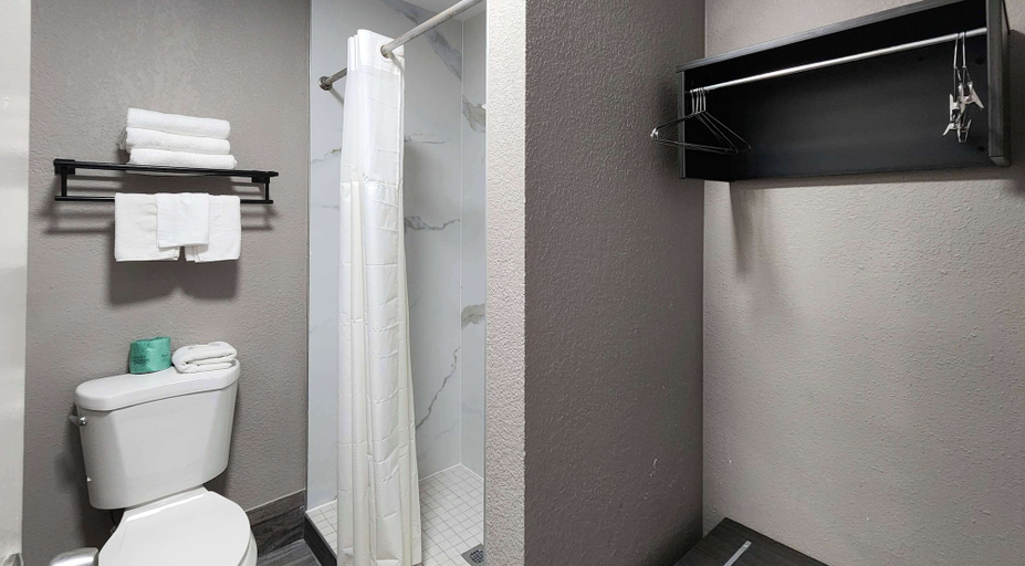 Bathroom 5, Motel 6 Galveston, Galveston
