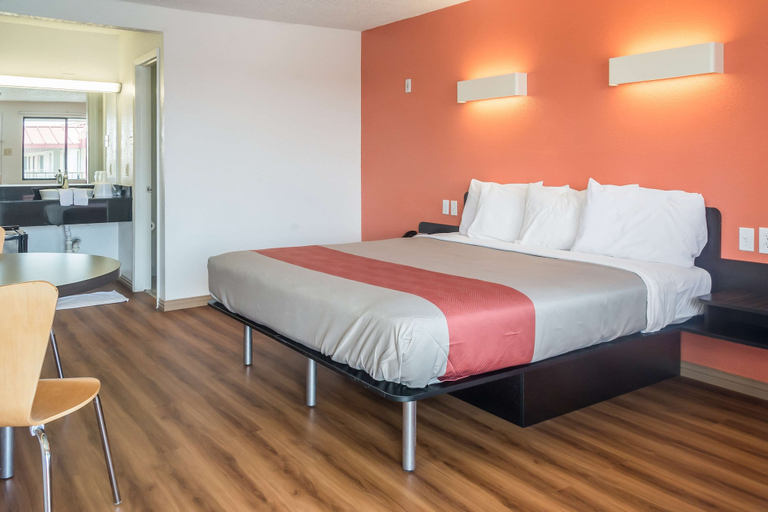 Bedroom 3, Motel 6 Mesquite, TX - Rodeo - Convention Ctr, Dallas