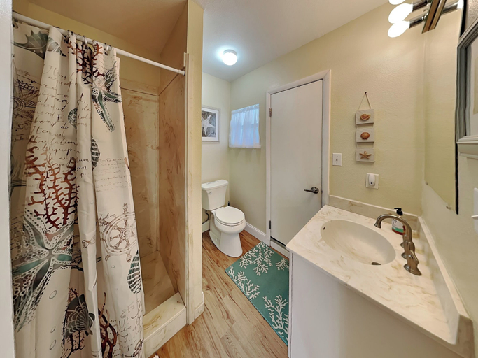 Bathroom 4, Sea Rocket by Distinctive Beach Rentals, Pinellas