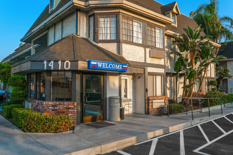 Exterior & Views 2, Motel 6 Merced, CA - North, Merced