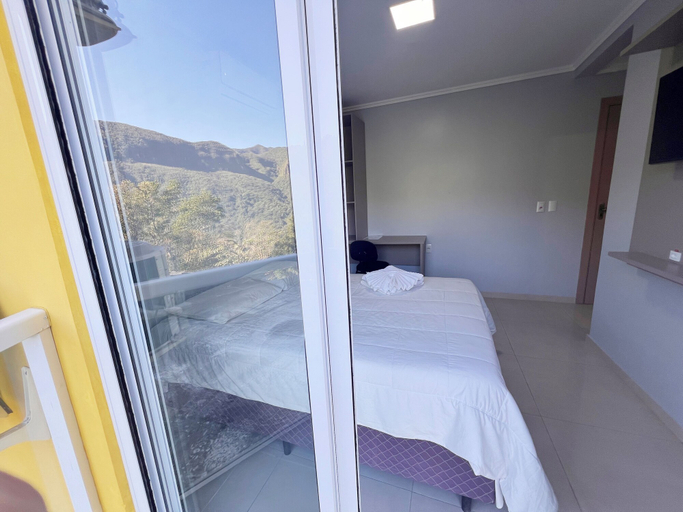 Bedroom 3, Hotel Du Rastro, Lauro Muller