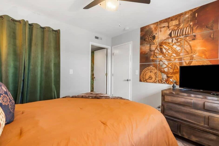 Bedroom 2, Time Traveler Suite - Private Balcony, Stone