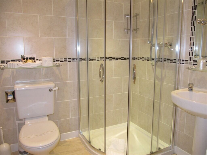 Bathroom 4, The Shirley, Torbay