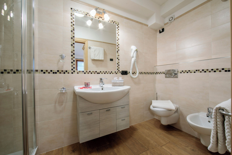 Bathroom 3, Tamigi, Sondrio