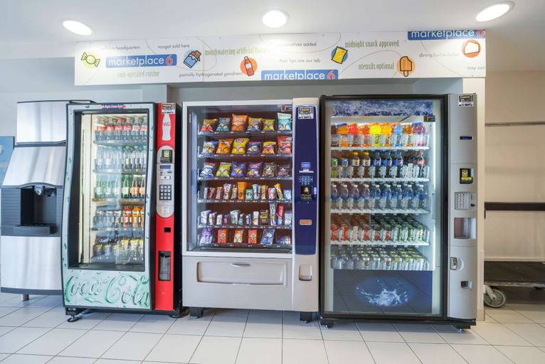 Food & Drinks 5, Motel 6 Kingston, ON, Frontenac