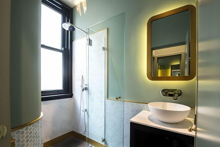 Bathroom 5, The Capsule Hotel - Hostel, Sydney