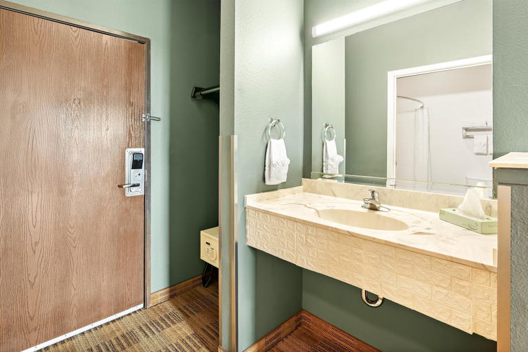 Bathroom 4, Americas Best Value Inn Somerville, Burleson
