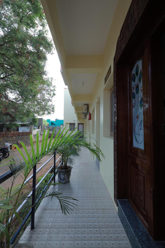 Others 4, Somas kandar Lodge, Tirunelveli