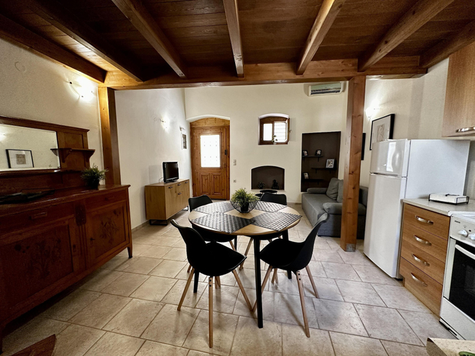 Others 4, City Center 1-bed House in Heraklion, Crete