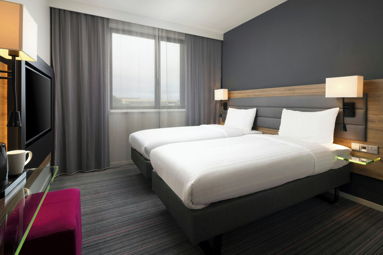 Bedroom 3, MOXY London Heathrow Airport, London