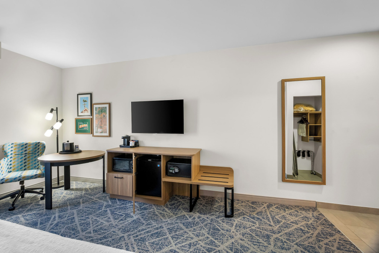 Others 5, Hampton Inn Monticello, Drew