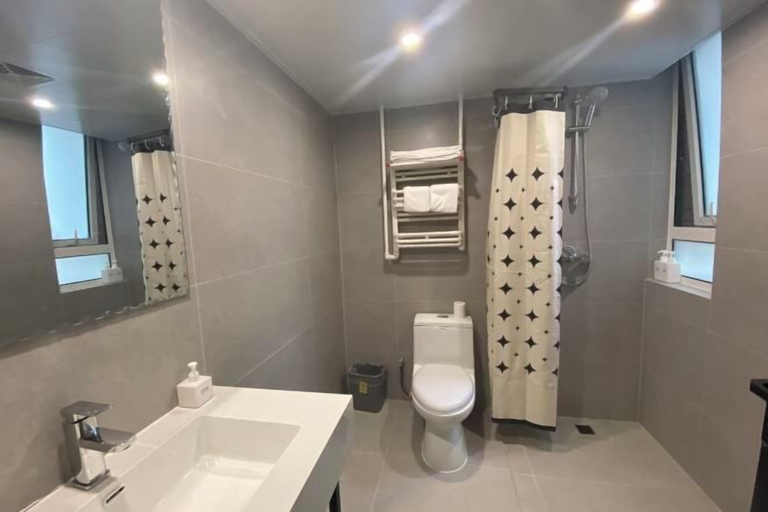Bathroom 3, RJ Brown Hotel, Beijing