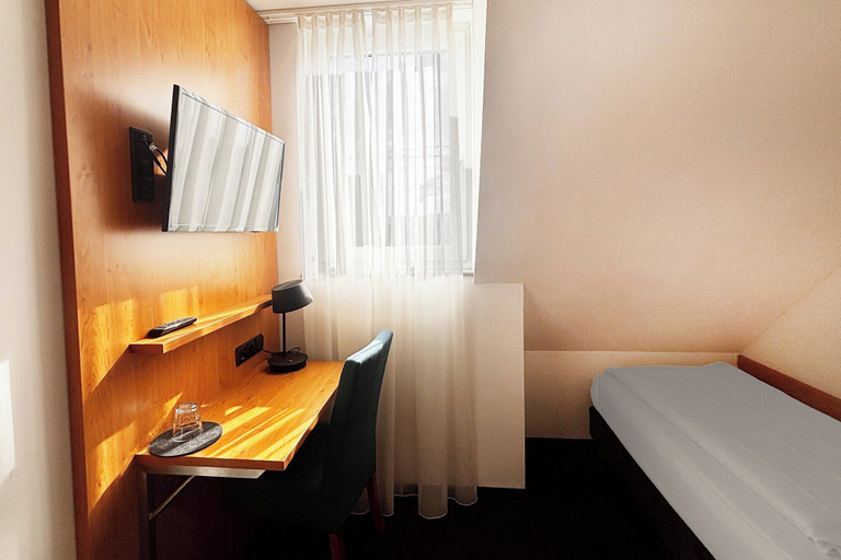 Bedroom 4, Garner Hotel Stuttgart - Zuffenhausen by IHG, Stuttgart