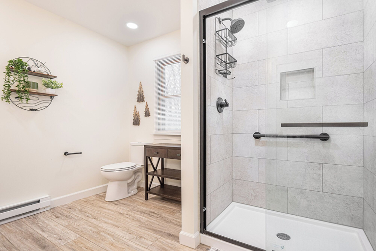 Bathroom 3, Cedarwoods by Taylor Made Deep Creek, Garrett