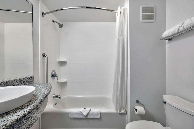Bathroom 4, Motel 6 Marble Falls, TX, Burnet