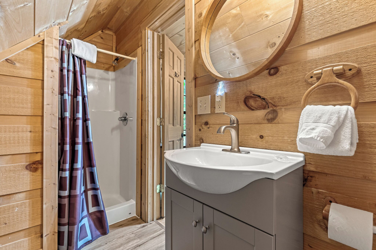 Bathroom 4, Sunset Lodge by Jackson Mountain Rentals, Sevier