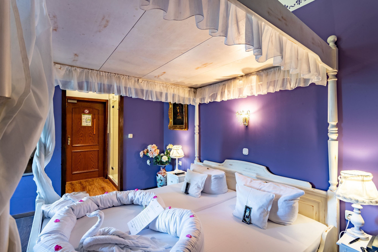 Bedroom 2, Hotel Burg Trendelburg, Kassel