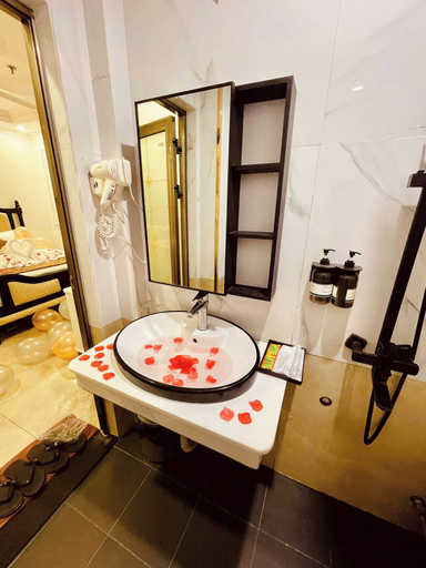 Bathroom 5, Nam Cuong X Hotel, Cầu Giấy