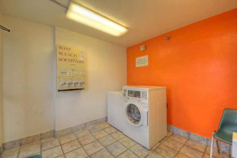 Bathroom 4, Motel 6 San Antonio, TX - Fiesta, Bexar