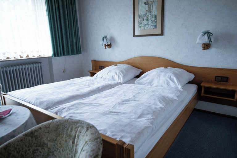 Bedroom 3, Landhotel Jägerhof, Bayreuth