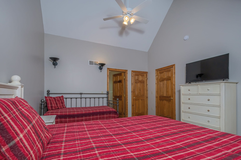 Bedroom 3, Under the Stars by Taylor Made Deep Creek, Garrett
