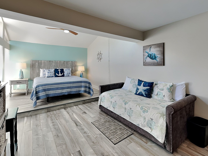 Bedroom 2, Madeira Beach Yacht Club 215F by Distinctive Beach Rentals, Pinellas