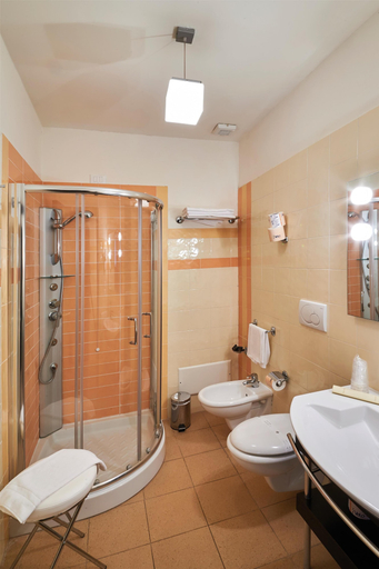 Bathroom 5, CDSHotels Riva Marina Resort, Brindisi