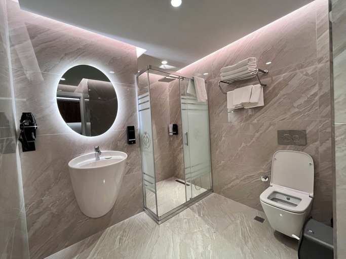 Bathroom 3, Gumus Palace Hotel, Eyüp
