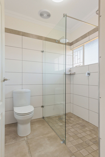 Bathroom 5, Park Hotel Mokopane, Waterberg