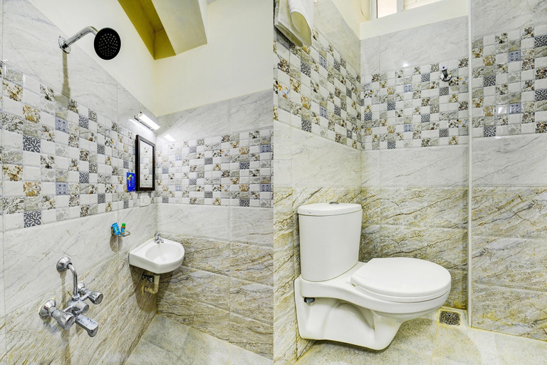 Bathroom 4, Fabhotel Sky Bay, Chennai