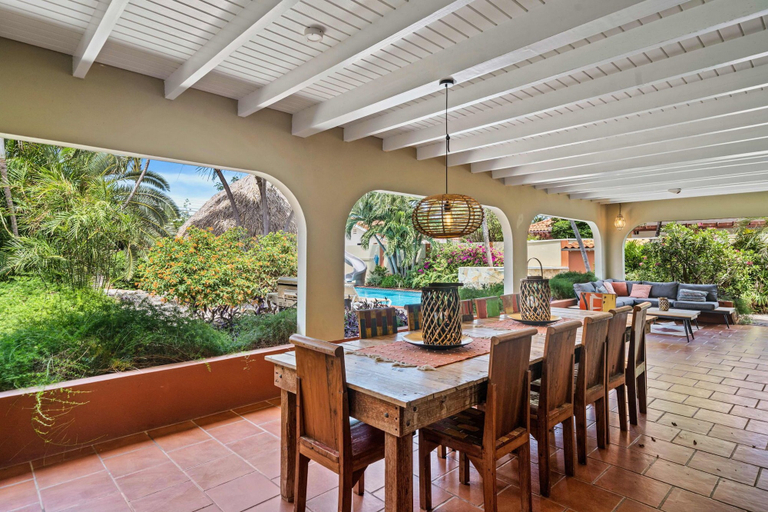 Food & Drinks 5, Pool Villajacuzzifree Utilities3min/palm Beach