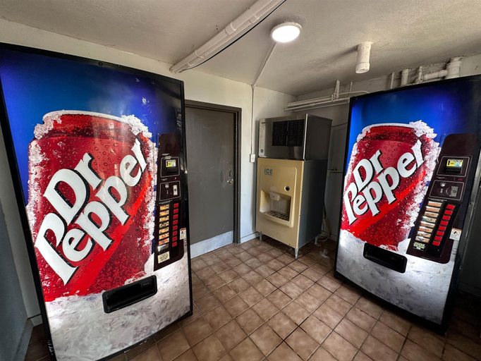 Food & Drinks 5, Motel 6 West Monroe, LA, Ouachita