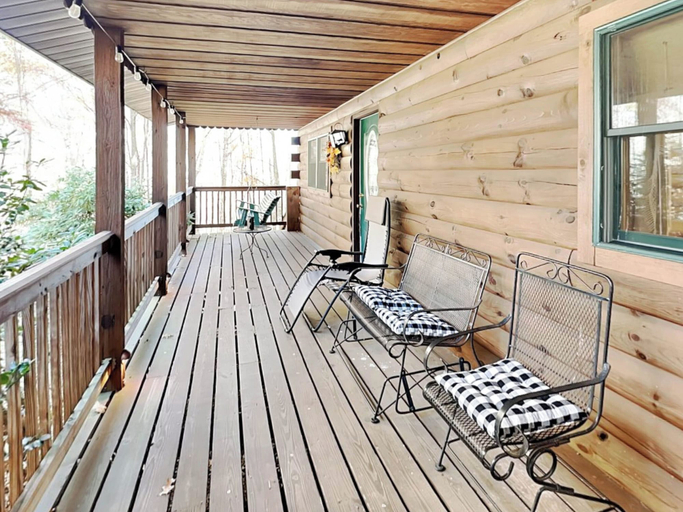 Others 4, Cozy Cabin by Taylor Made Deep Creek, Garrett