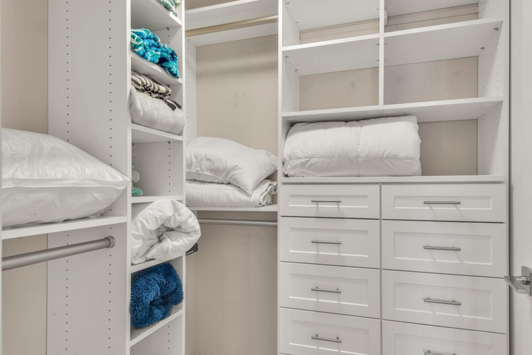 Bedroom 2, Calypso 3-504, Bay