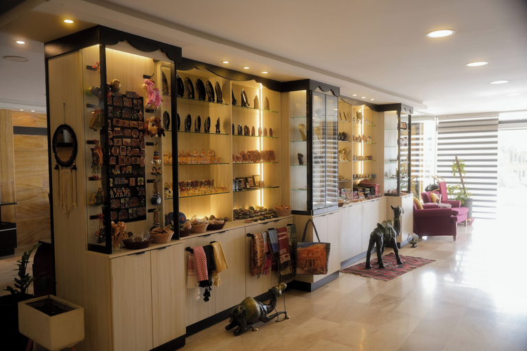 Food & Drinks 5, Corner View Hotel – Petra, Wadi Musa
