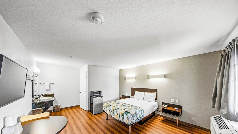 Bedroom 4, Motel 6 Moultrie, GA, Colquitt