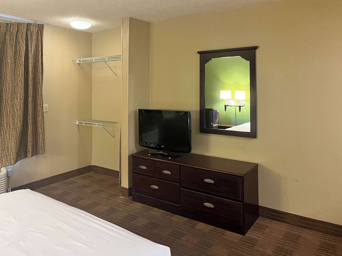 Bedroom 4, Studio 6 Memphis, TN – East Memphis, Shelby