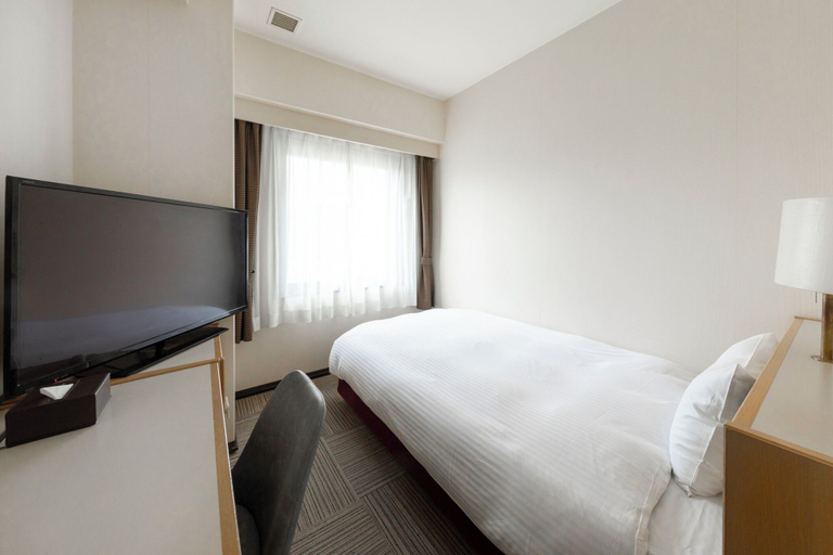 Bedroom 3, Court Hotel Niigata, Niigata