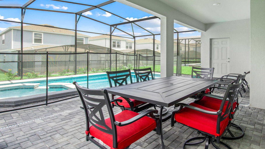Food & Drinks, Windsor Island Luxe Villa w/ Pool/spa Near Disney, Polk