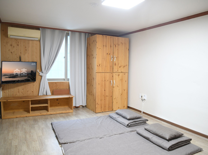 Bedroom 2, Sorak Y Hostel, Sokcho