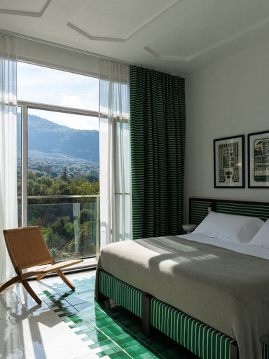 Bedroom 3, Grand Hotel Flora, Napoli