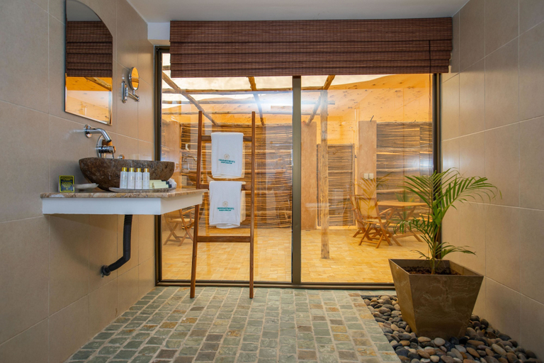 Bathroom 5, Thousand Nights Camp, Biddiya