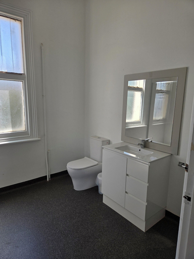 Bathroom 4, Finley Country Club Hotel Motel, Berrigan
